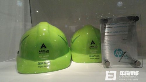 使用數碼印刷印制的保險帽